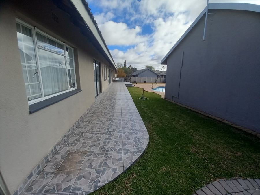 4 Bedroom Property for Sale in Roodia Free State